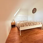 Family With Sauna, 12p